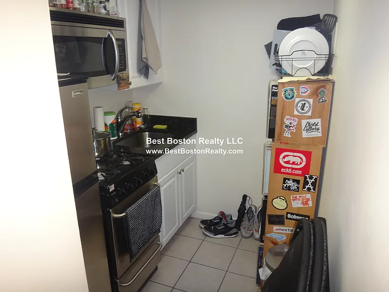 120 Charles St #1 — Photo 2