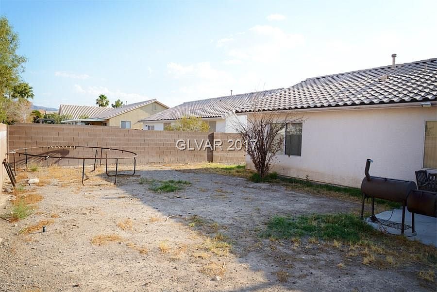 2nd image of 314 Desert Knolls St