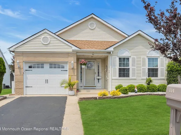114 Portsmouth Drive, Toms River, NJ 08757