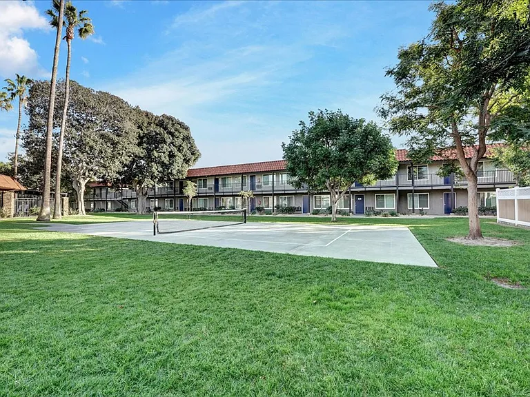 Tierra Palms Apartment Homes — Photo 104