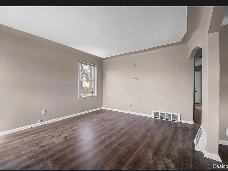 4049 Williams St — Photo 4