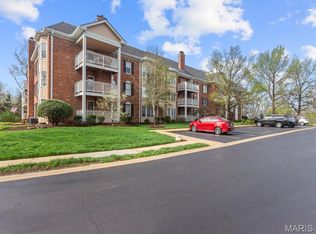 207 Ambridge Ct APT 101, Chesterfield, MO