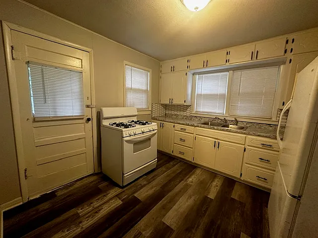 2 bed, 1.0 bath, 660 sqft, $950 — Photo 3