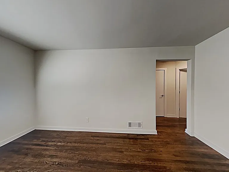 880 N Highland Ave NE #B4 — Photo 5