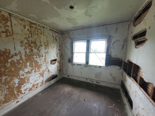 detroit-michigan-88398033 picture