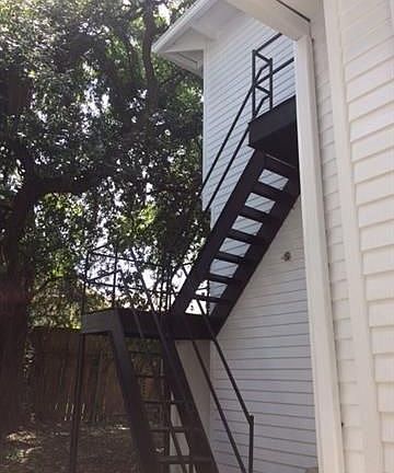 5th image of 2423 Taylor St