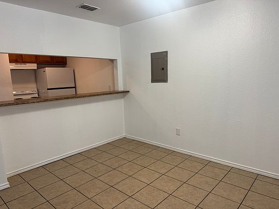 3rd image of 2108 N Edwards Ave #9