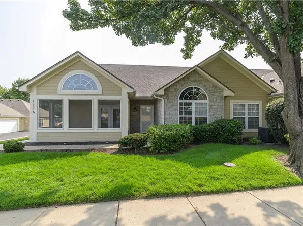 11216 S Pflumm Rd, Olathe, KS 66215
