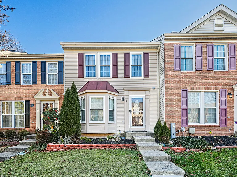 5 Brantwood Ct — Photo 1