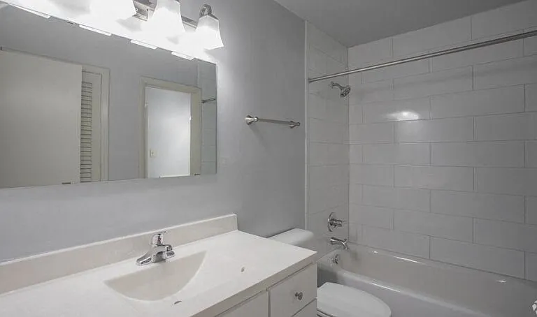 Turnberry Wells Townhomes — Photo 12
