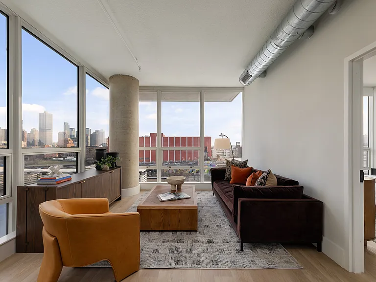 Hudson House West — Photo 8