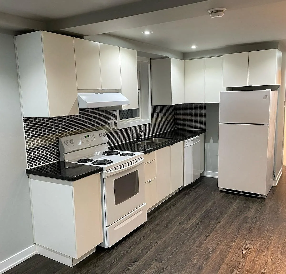 2 bed, $2,000 — Photo 2