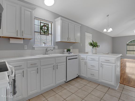 5th image of 114 Sea Pines Dr