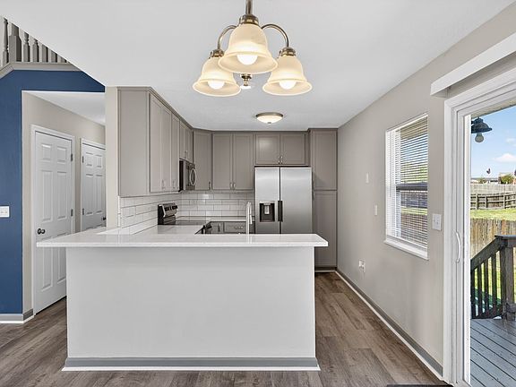 3rd image of 83 Beretta Ct