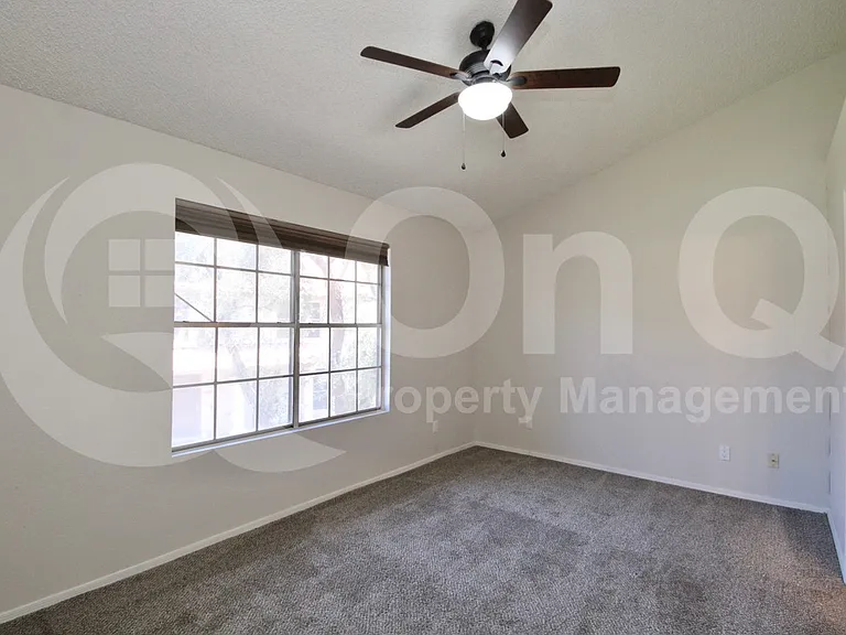 1961 N Hartford St #1049 — Photo 7