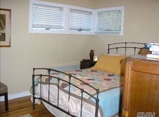 4 Lincoln Gate, Plainview, NY 11803