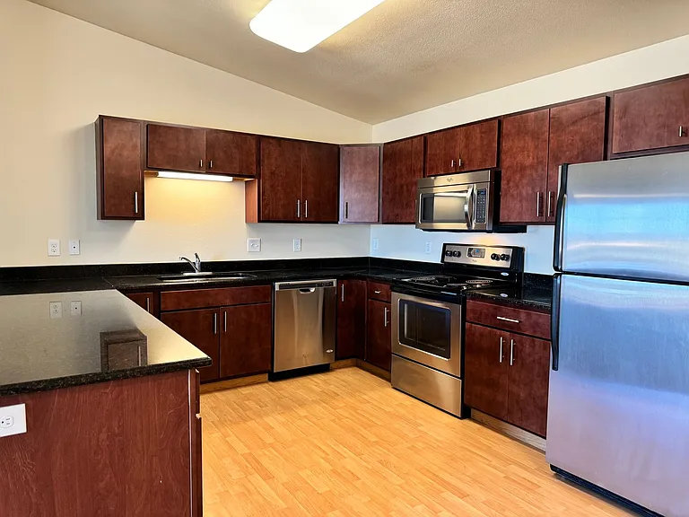 West Lake III Apartments — Photo 173
