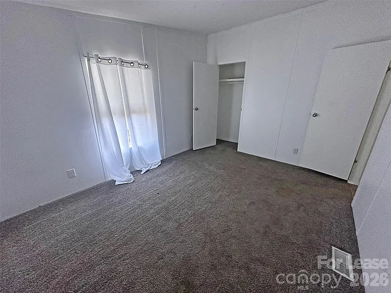1844 Drew Dr — Photo 8