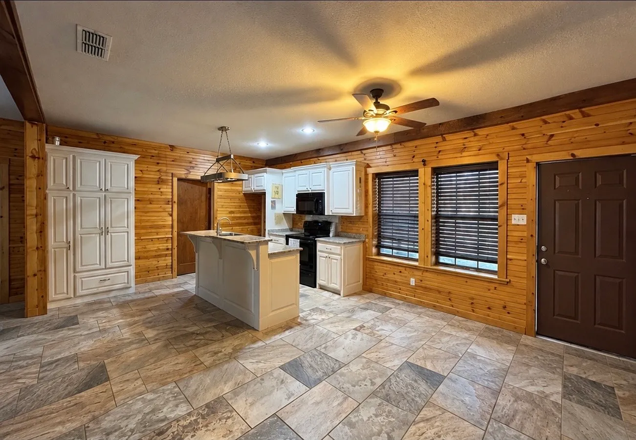 1095 Big Oaks Rd — Photo 1