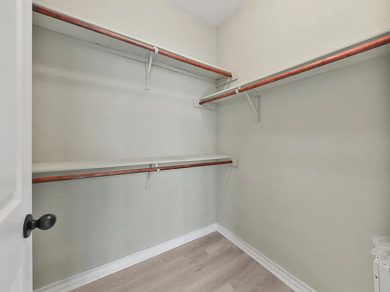 102 Cornell Ave — Photo 4