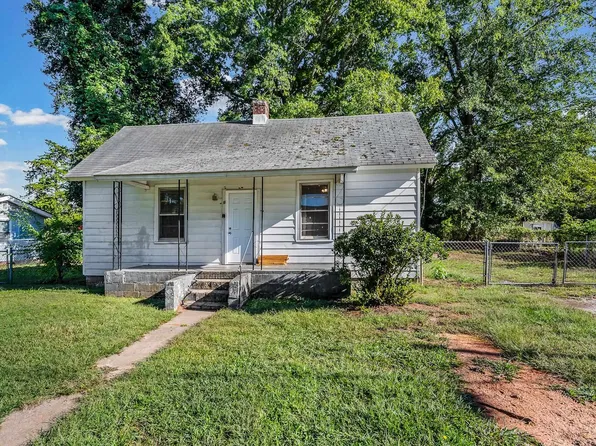 12 Stevens St, Laurens, SC 29360