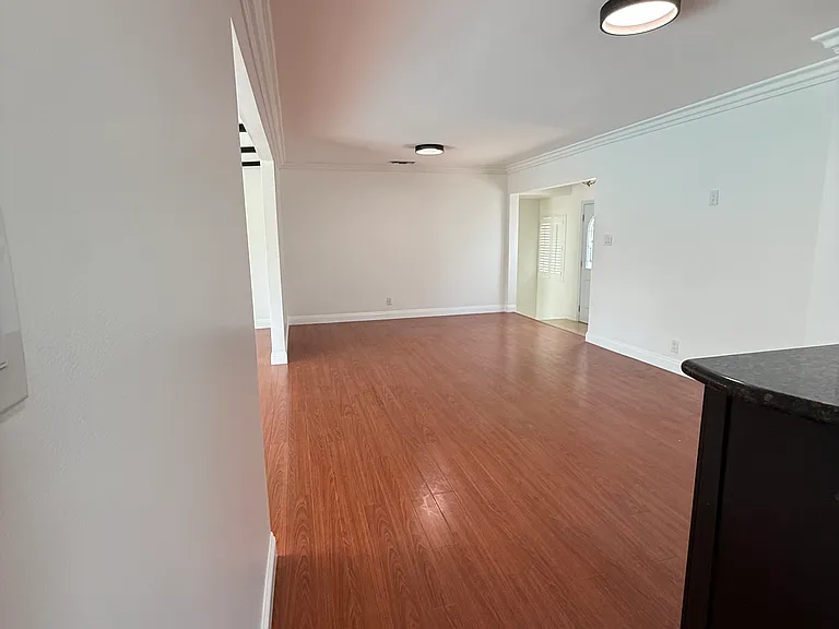 17346 Martha St — Photo 3