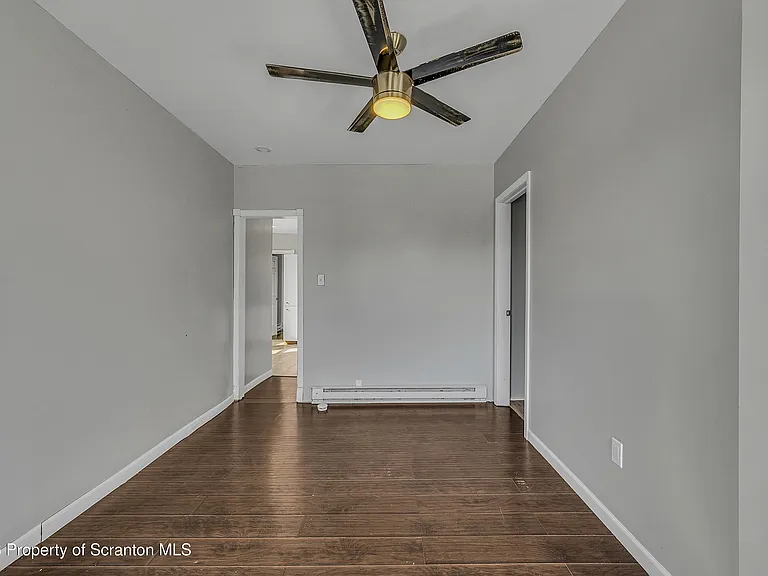 1502 Church Ave — Photo 11