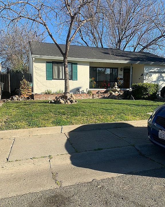 2nd image of 2561 Atlas Ave