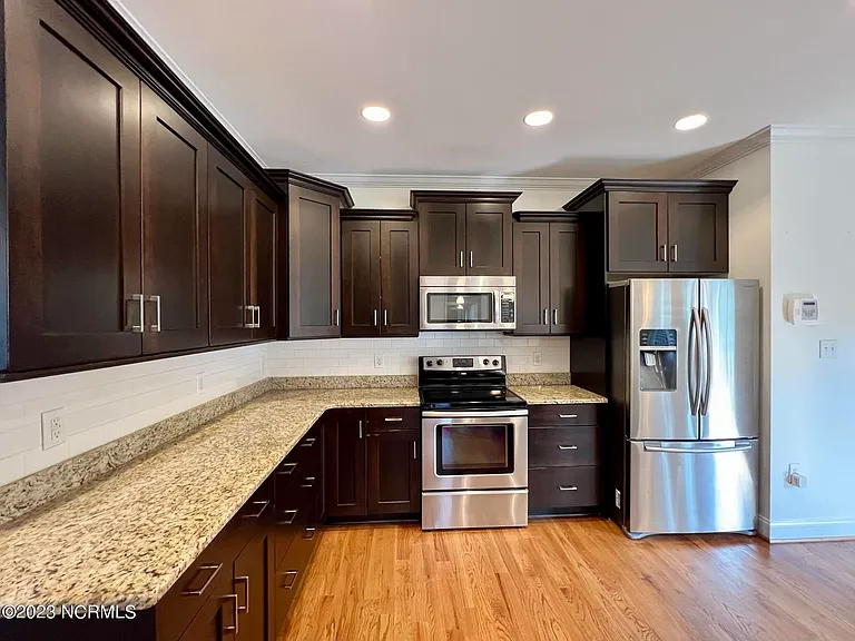 206 Sandy Springs Rd — Photo 14