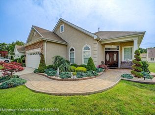 18 Blackmoor Dr, Jackson, NJ 08527