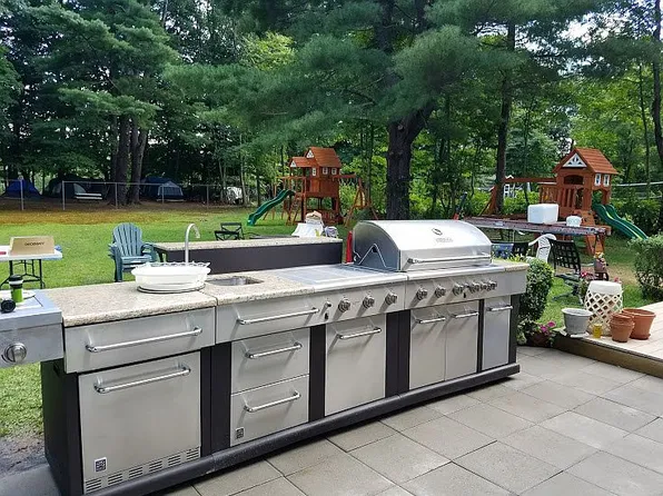 108 Riverview Ter, Milford, PA 18337