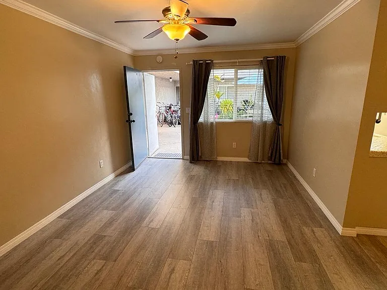 3985 Riviera Dr #B — Photo 4