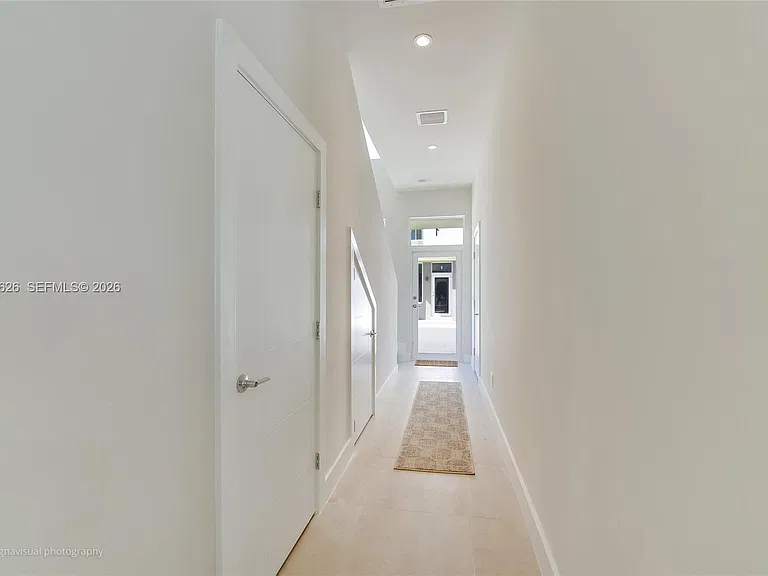 7702 SW 95th Ter — Photo 10