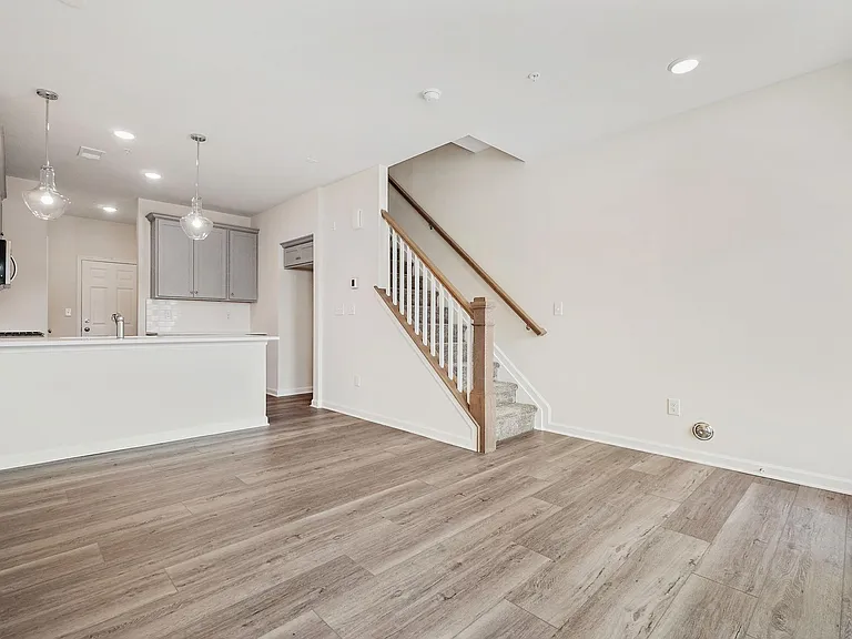 1 Sadie Cir #1104 — Photo 4
