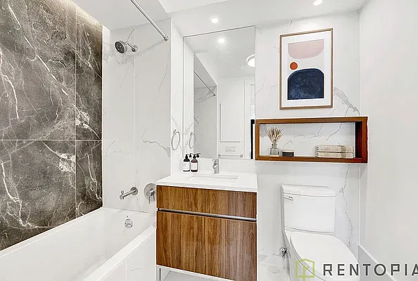 Bathroom, photo 1