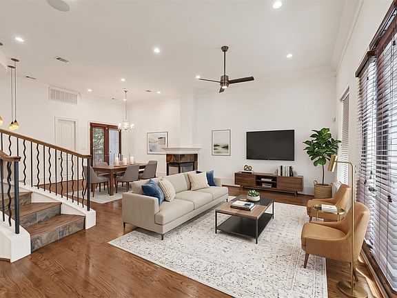 5th image of 707 Reinicke St