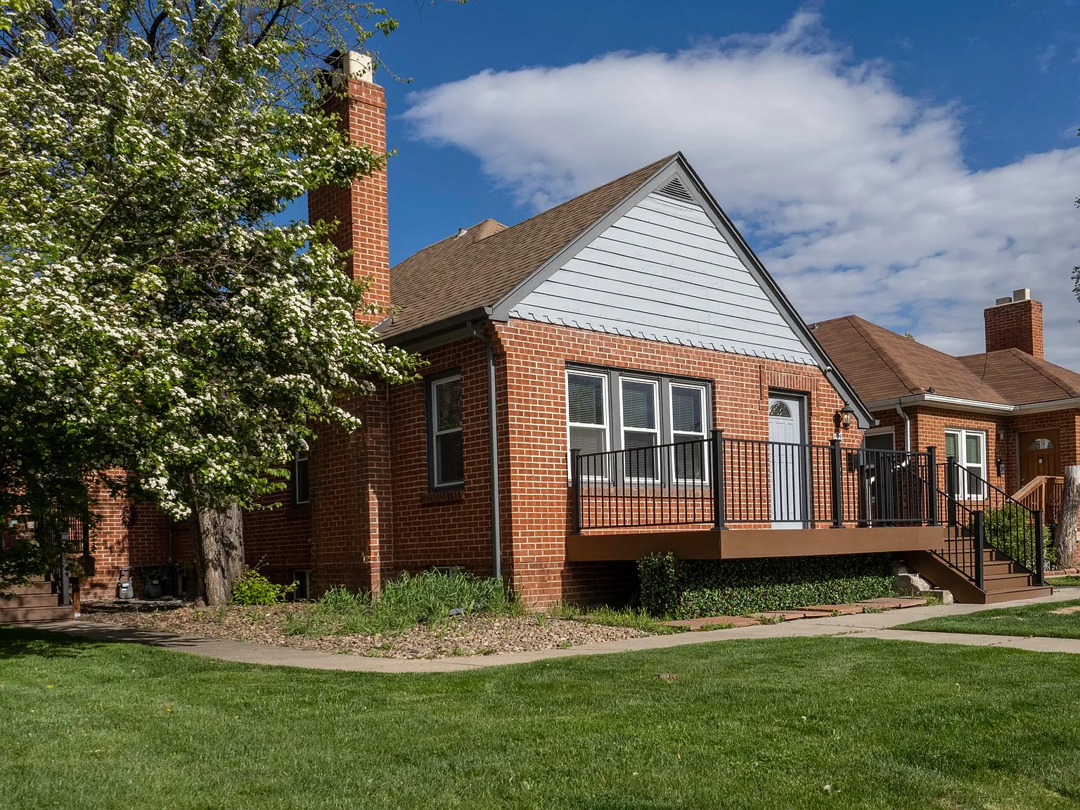 2 bed, 950 sqft, $2,400 — Photo 3
