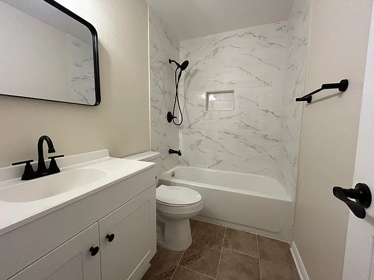 1232 E Honeytree Ln — Photo 11
