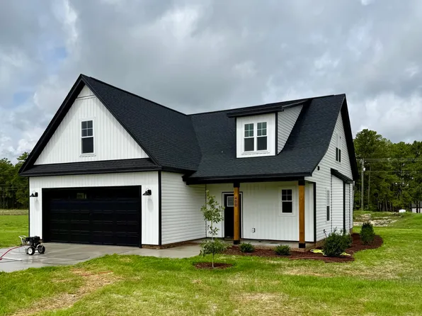 400 Mossy Cup Lane, Aberdeen, NC 28315