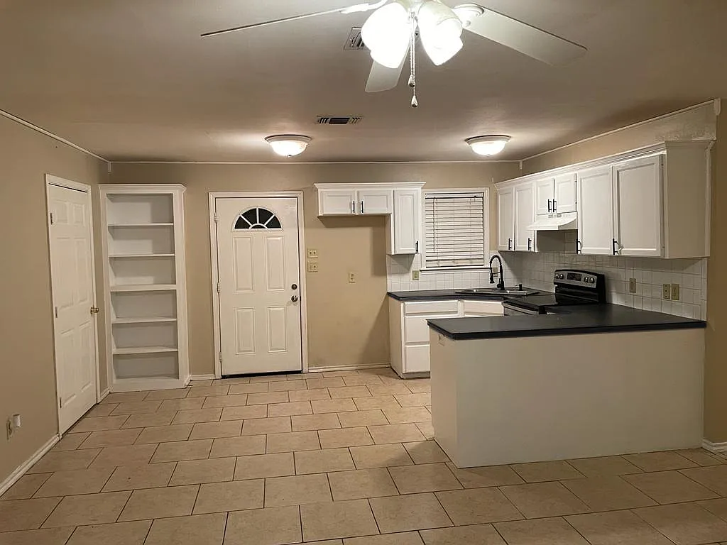 4 bed, 1248 sqft, $1,900 — Photo 2