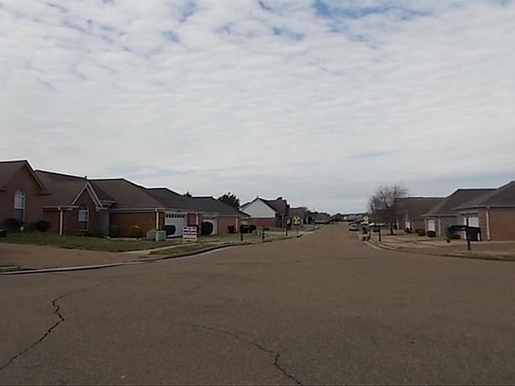 4th image of 7085 Beringer Dr S