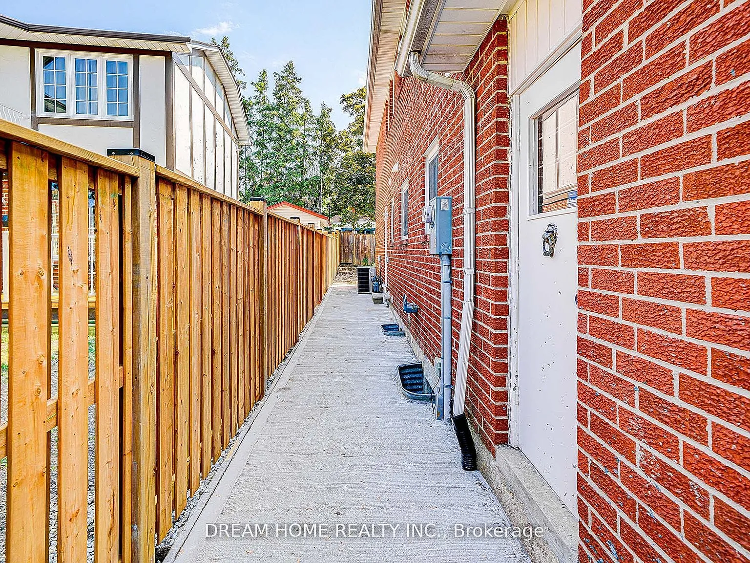 3 bed, $2,500 — Photo 2