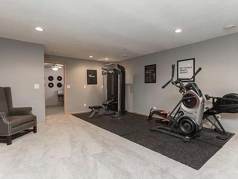 1020 Capri Dr NE — Photo 37