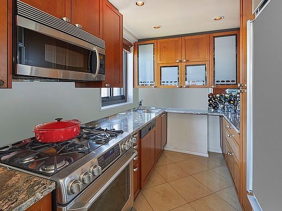 3rd image of 1725 York Ave APT 26C
