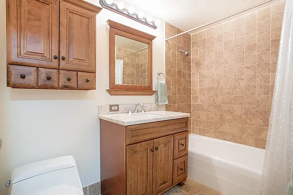 Sold by Real Direct | media 6