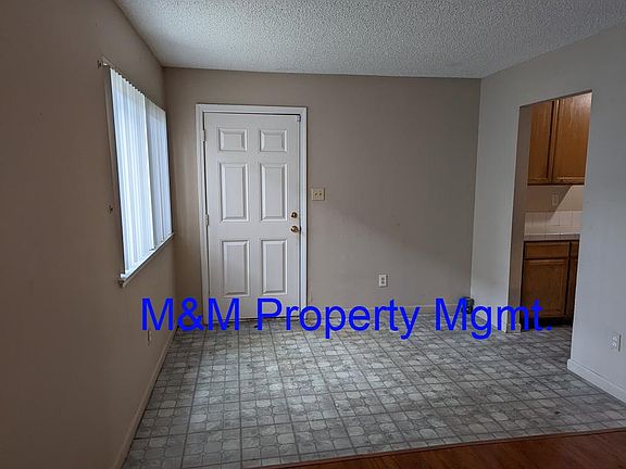 3rd image of 932 Dornajo Way APT 2