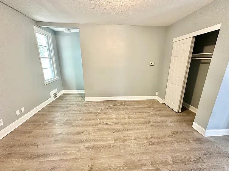 119 Evergreen Ave — Photo 16