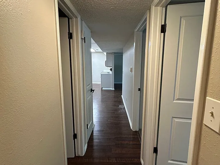 1608 Cottonwood Dr #6 — Photo 6