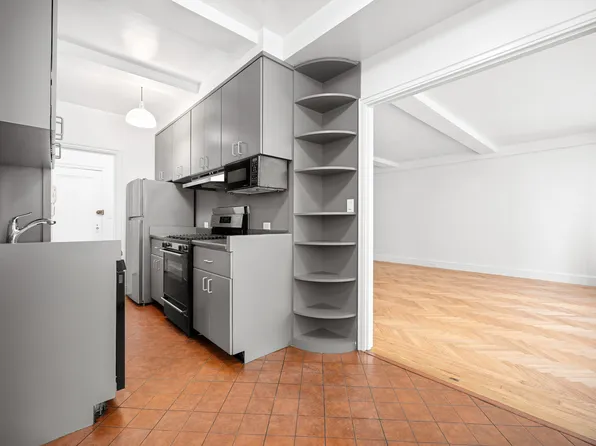 439 East 51st Street image 11 of 14