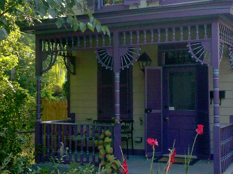 2218 Chester St SE — Photo 1